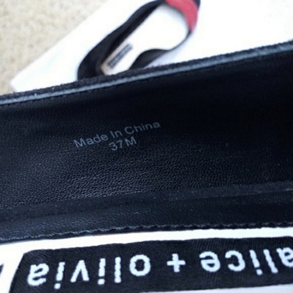 Alice and Olivia Kaylee Kiss Lips Black White Suede Flats Slip On Shoes 6.5 37 - Picture 4 of 6